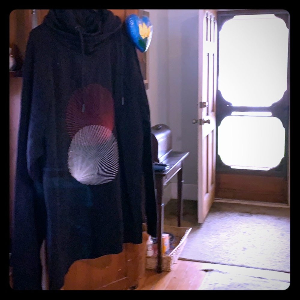 NWT black sweatshirt with shell pattern
